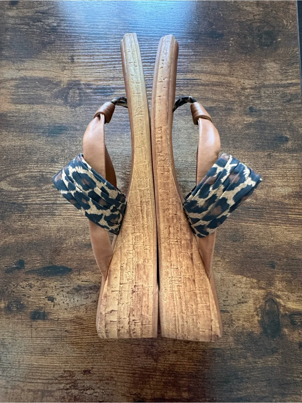 Italian Shoemakers Tan Leather Leopard-Print Thong Sandal wedge in size 10